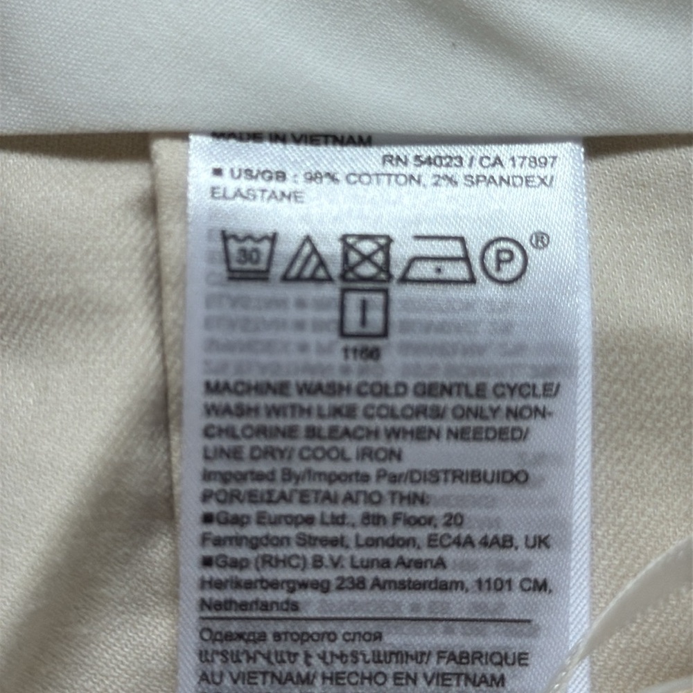 Banana Republic High-Rise Refined Pleated Shorts - Picture 5 of 5